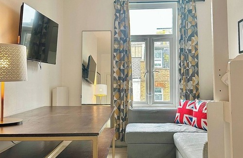 Earlsfield Condominio | 10 min train to Central London A