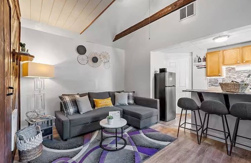 Laconia Casa | 10 Min Walk to Lake w/Private HOT TUB & patio!