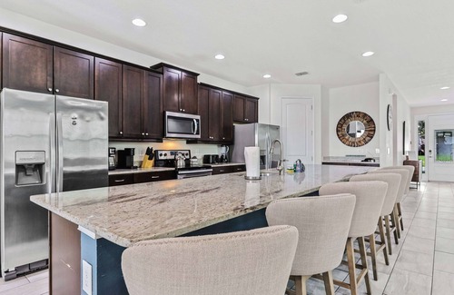 Celebration Casa | 10 Mins Disney/Private Pool and Hot Tub/Games Room/Arcades/XBox/5000sqft!/Wifi