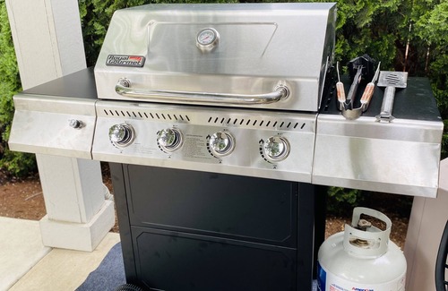 Eugene Casa | 10 mins U of O, Autzen, airport HOT TUB, park, Quiet location!