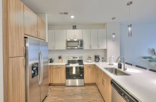 Eighth Avenue Apartamento | Stylish 1 bedroom |Infinity pool | Game room | Music Studio | Fire Pit | Top attractions.