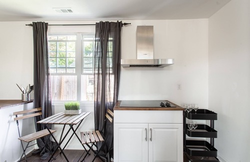 Woodbine Casa | 10 minutes from Downtown! Newly renovated, cozy space, home away from home