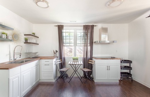 Woodbine Casa | 10 minutes from Downtown! Newly renovated, cozy space, home away from home
