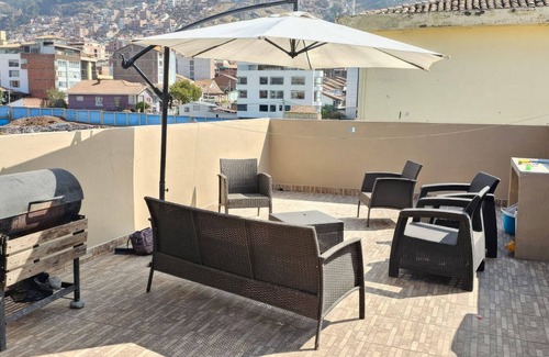 Cusco Apartamento | ¡A 10 minutos del centro! Elegante apartamento amplio con terraza privada