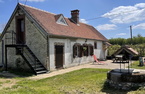 Saint-Fargeau Casa | 10 minutes from Guédelon, quiet house with large garden not overlooked