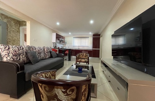 East Legon Apartamento | 10 minutes from the International airport. Family-friendly suite