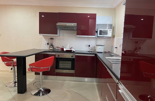 East Legon Apartamento | 10 minutes from the International airport. Family-friendly suite