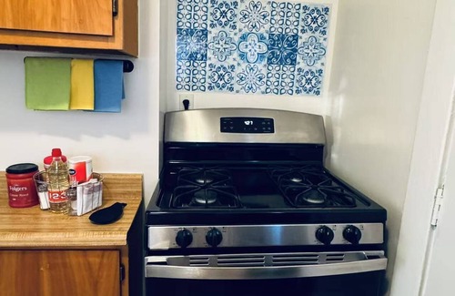Central San Pedro Apartamento | 10 minutes to beach from 750A 9th St, All Inclusive Coastal Town of San Pedro CA