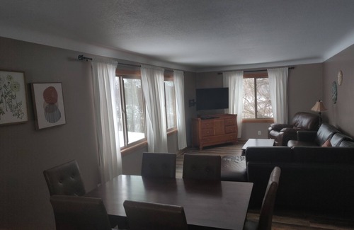 Amery Casa | 10 minutes to Casino! Cozy house in beautiful Wisconsin