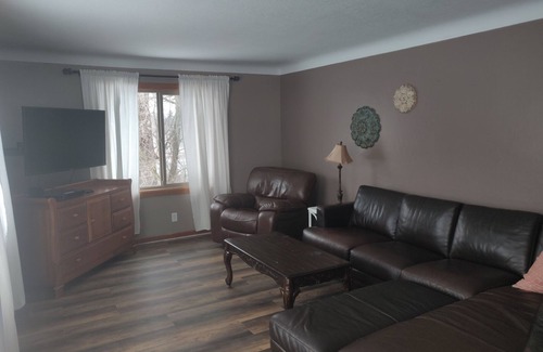 Amery Casa | 10 minutes to Casino! Cozy house in beautiful Wisconsin