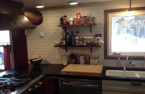 Housatonic Otro | 10 Minutes to Ski Butternut! Dogs Welcome!