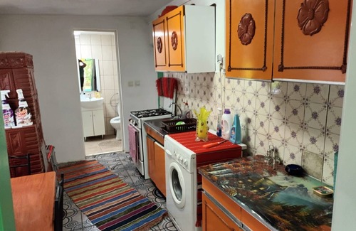 Scortoasa Otro | 10 minutes to the Muddy Volcanoes! 5 bedrooms cozy Farmhouse pet-Friendly