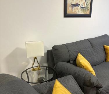 La Calzada Apartamento | 10 minutos centro Sevilla, moderno y con parking gratis