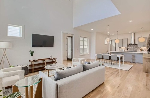 Berry Hill Casa | 10- Modern Escape- The Music City Collection