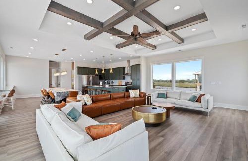 Oak Island Casa | 10 Oars