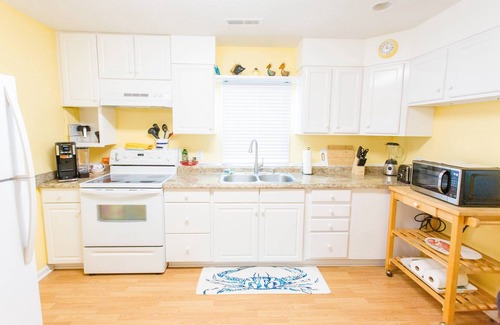 Kure Beach Casa | 10% Off Aug + Sept! Adorable Beach Cottage,1 Block from Kure Beach Pier, Dog Friendly, Fenced