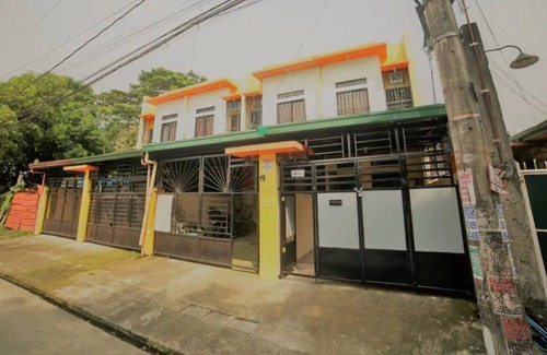 Las Pinas Casa | 10 Pax Home near Sipag Villar w Netflix Videoke
