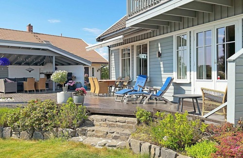 Sogne Casa | 10 person holiday home in SOGNE