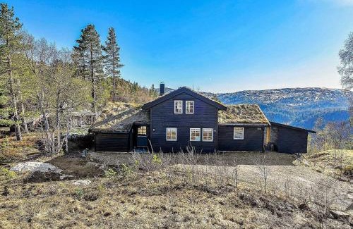 Tjaldal Casa | 10 person holiday home in ÅSERAL