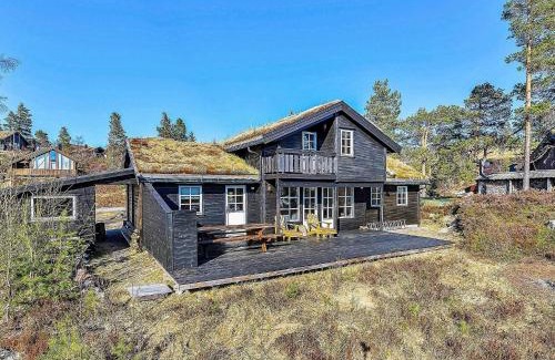 Tjaldal Casa | 10 person holiday home in ÅSERAL