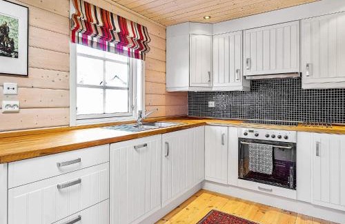 Tjaldal Casa | 10 person holiday home in ÅSERAL