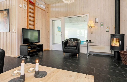 Hou Casa | 10 person holiday home in Hals