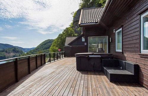 Lyngdal Casa | 10 person holiday home in lyngdal-By Traum