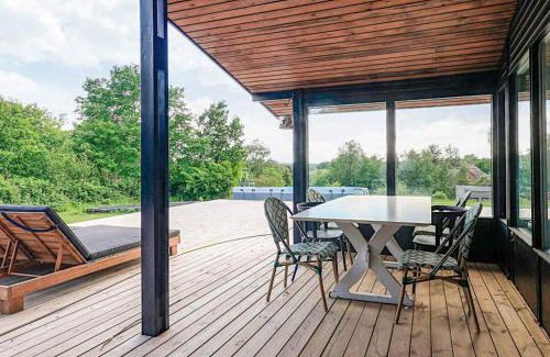 Vejby Apartamento | 10 person Summerhouse with swimming pool