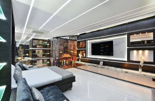 Alejandria Apartamento | 10 rooms 1Million suites in Parque Lleras