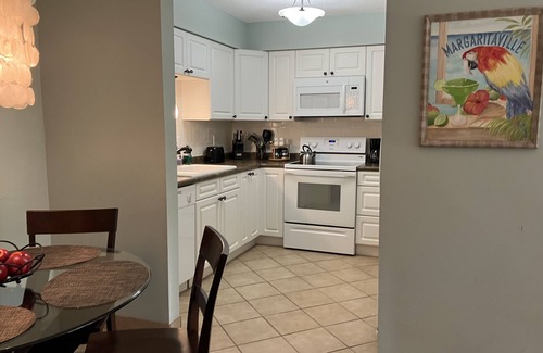 Demere Park Condominio | DRIFTWOOD DREAMS- $ 110 / NOCHE ¡DESCUENTO DE ÚLTIMO MINUTO! CAMINATA AL PUEBLO CERCA DE LA PLAYA