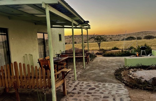 Uis Cabaña | 100% Green Eco with solar Brandberg view and stargazing, cottage nestled in Uis.