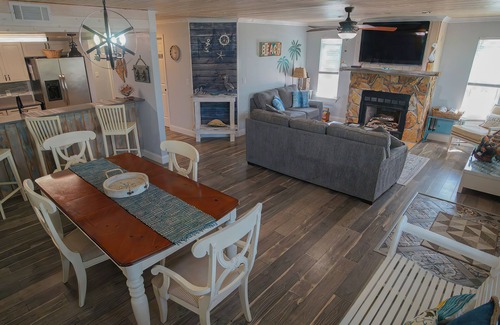 Cape San Blas Casa | 100 STEPS TO BEACH, PETS OK, RENOVATED, VERY CLEAN, N. CAPE, DISCOUNTED RATES!!