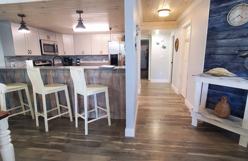 Cape San Blas Casa | 100 STEPS TO BEACH, PETS OK, RENOVATED, VERY CLEAN, N. CAPE, DISCOUNTED RATES!!