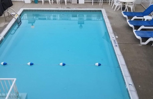 North Wildwood Condominio | Adorable Beach Block Condo!