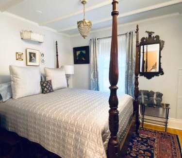 Gananoque Cama Y Desayuno | 1000 Islands Bed and Breakfast-The Bulloch House