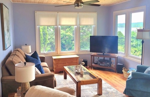 Kingston Cabaña | 1000 Islands River Retreat