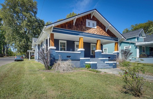 Knoxville Cabaña | '1001 Sevier Bungalow': 2 Mi to Neyland Stadium!