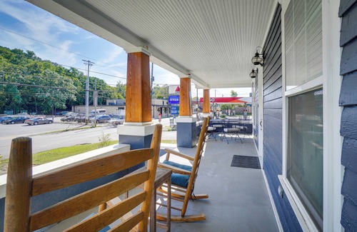 Knoxville Cabaña | '1001 Sevier Bungalow': 2 Mi to Neyland Stadium!