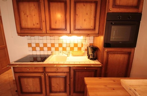 Bisanne 1500 Apartamento | A 100m de las pistas de esquí, Planta baja, balcón, parking, tv, local para esquís, 45m²