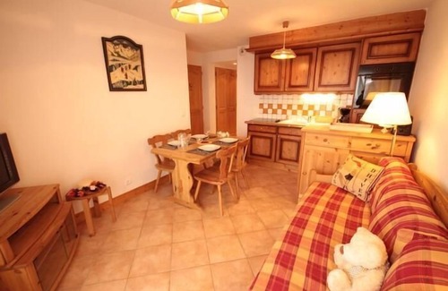 Bisanne 1500 Apartamento | A 100m de las pistas de esquí, Planta baja, balcón, parking, tv, local para esquís, 45m²