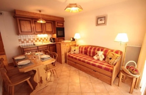 Bisanne 1500 Apartamento | A 100m de las pistas de esquí, Planta baja, balcón, parking, tv, local para esquís, 45m²