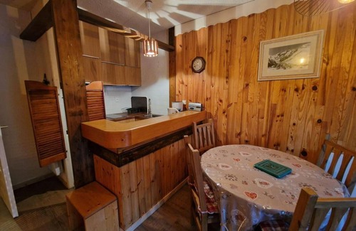 Les Deux Alpes Apartamento | 50m del centro estación, 1.o piso, vista pistas, balcón, tv, local para esquís, 32m², Les 2 Alpes