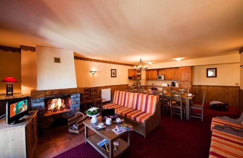 Bourg-Saint-Maurice Apartamento | Fitness, piscina, sauna, balcón, chimenea o estufa a leña, tv, local para esquís, 80-90m², Les Arcs