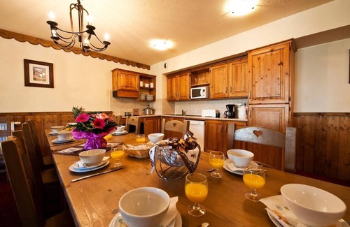Bourg-Saint-Maurice Apartamento | Fitness, piscina, sauna, balcón, chimenea o estufa a leña, tv, local para esquís, 80-90m², Les Arcs