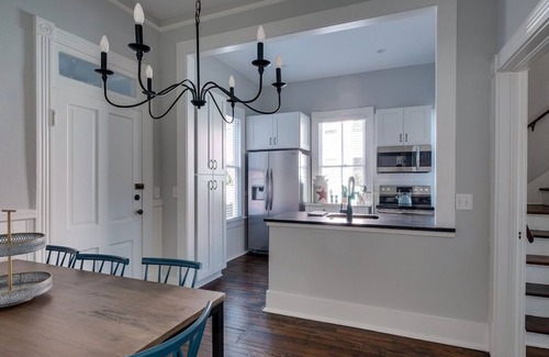 Thomas Square Casa | 101 East 40th Street