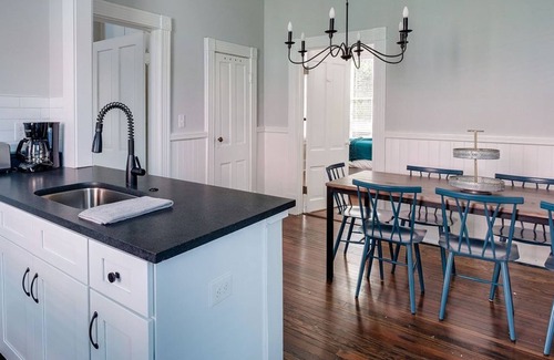 Thomas Square Casa | 101 East 40th Street
