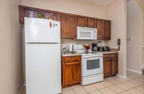 Kissimmee Condominio | 101 Perfect Family Townhouse with Private Pool Near Disney & Water Parks!