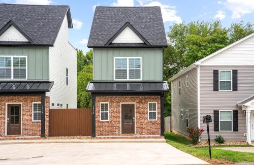 Clarksville Casa | 1012 Franklin Street