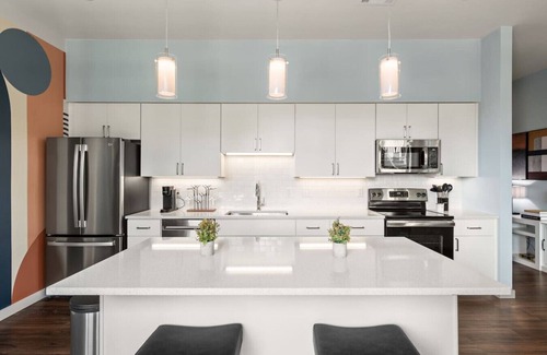 Edgehill Apartamento | 1014 16th Ave S #304 (Crescendo-Phillip) - Pool, Rooftop Deck, City View, Gym + Gated Garage