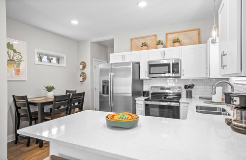 Clarksville Casa | 1014 Franklin Street